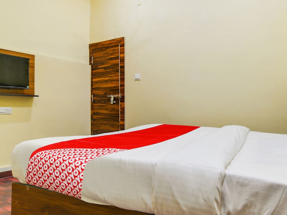 Hotel O Naman Palace, Bhawarkua Indore, Indore