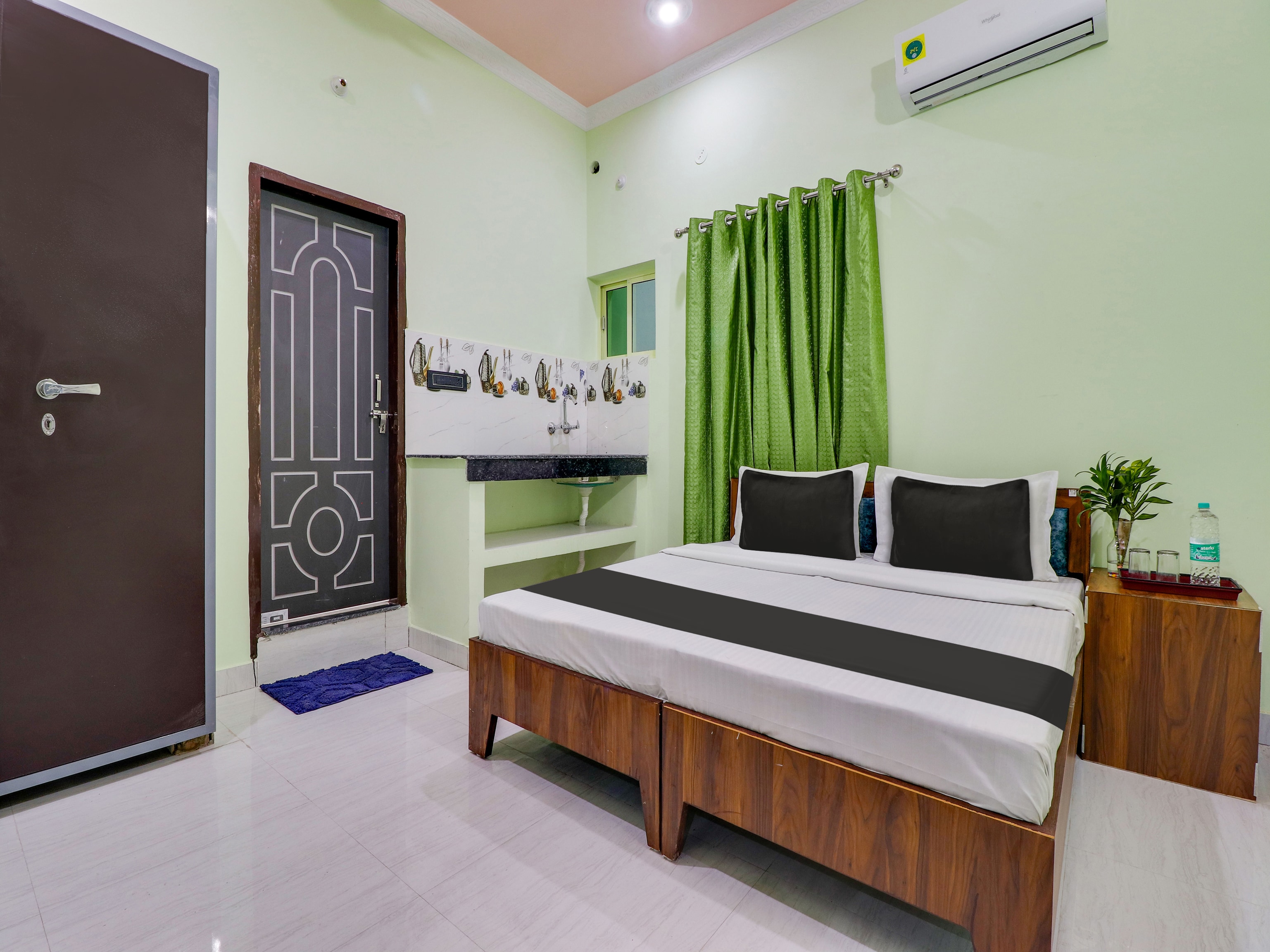 OYO 823416 Shri Radhe guest house & restaurant, Flagship Rishikesh ...