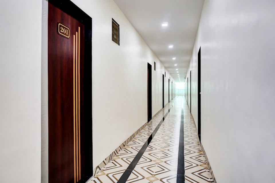 Hotel O Royal Inn, Pimpri Pune, Pune