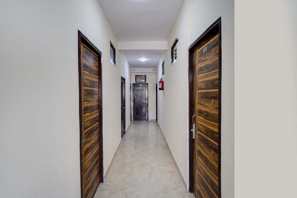 Hotel O Lotus Inn, Anand Vihar Delhi, Delhi