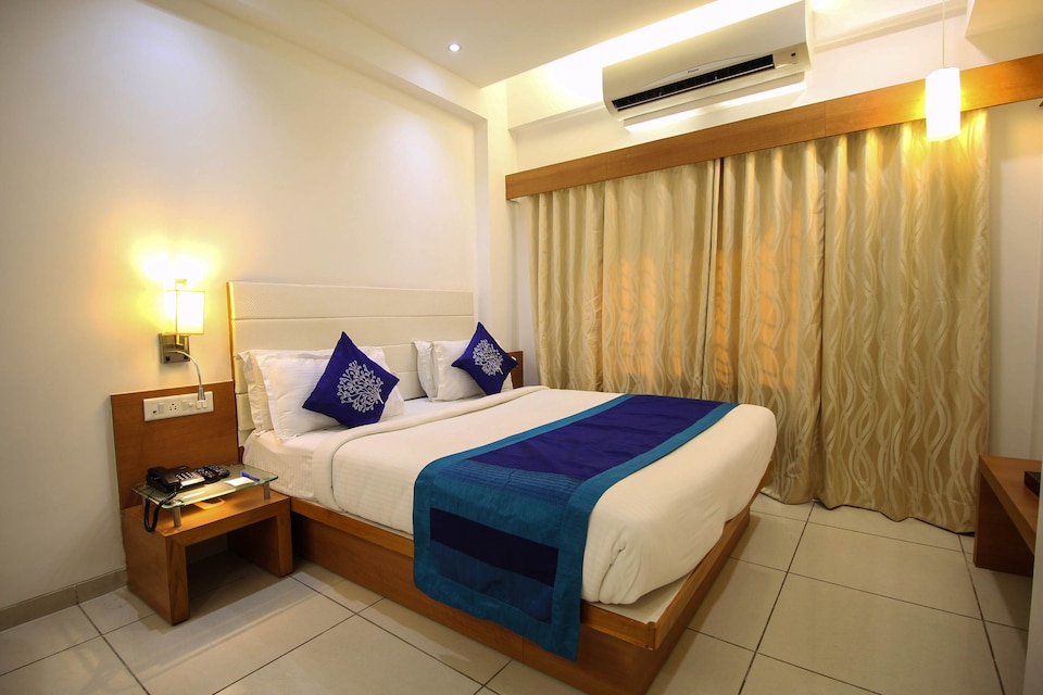 OYO Premium 069 Sabarmati Ashram, Ashram Road Ahmedabad, Ahmedabad