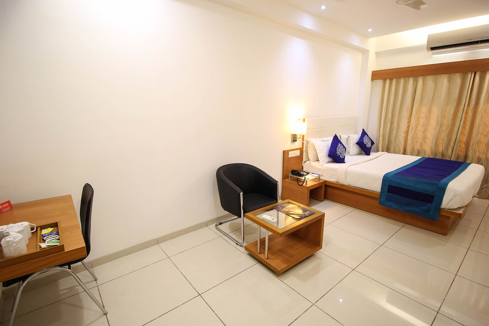 OYO Premium 069 Sabarmati Ashram, Ashram Road Ahmedabad, Ahmedabad