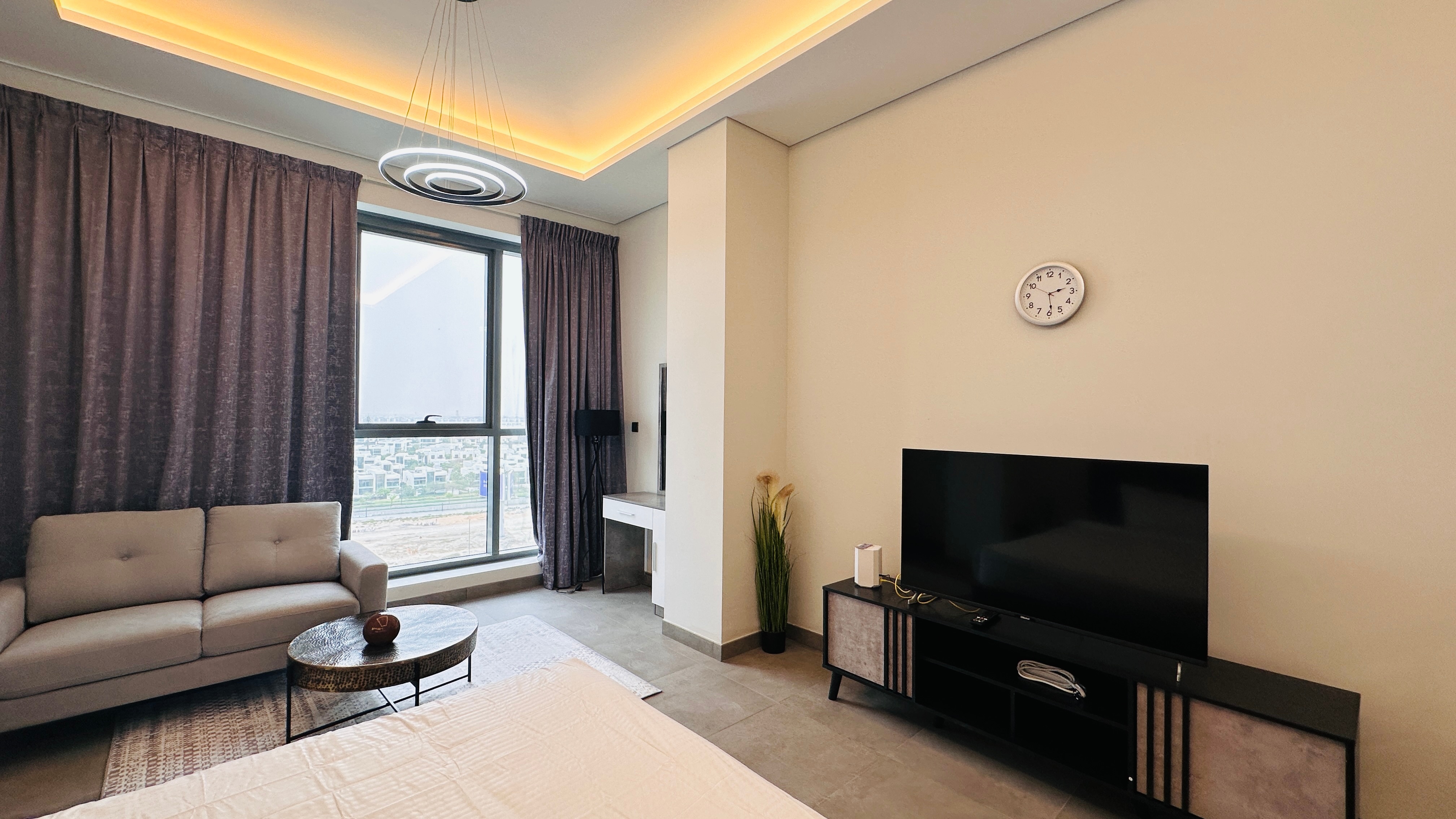 Upscale Studio Apartment Palm View with Big Balcony Free Parking by Belvilla, Business Bay