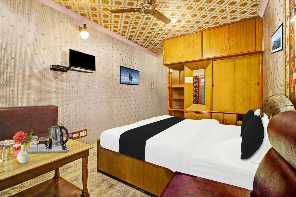 Hotel O Residency Road Srinagar, Rajbagh, Srinagar