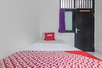 SPOT ON 93722 Shannhay Guest House Syariah