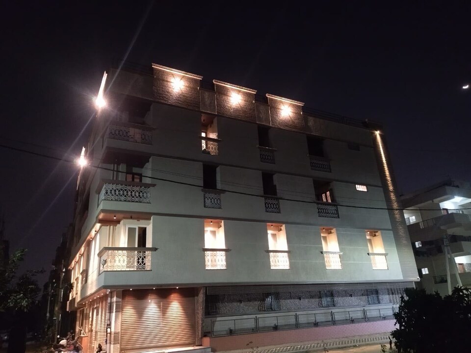 OYO 823618 LG Signature Suites, Kalyan Nagar Bangalore, Bangalore