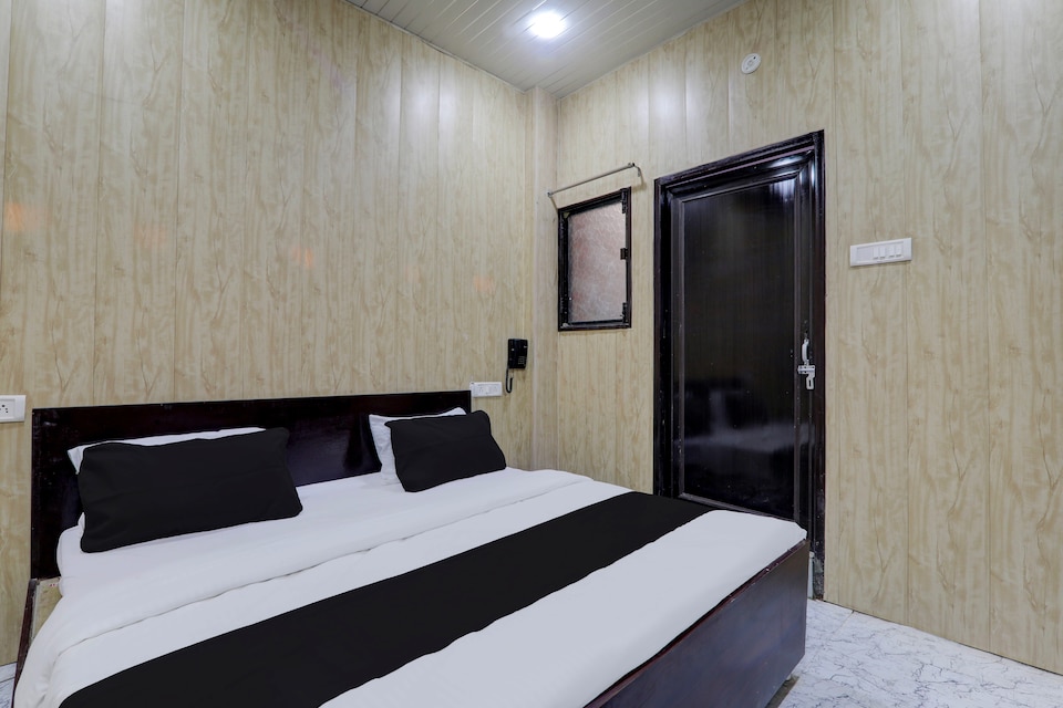 Hotel O Sky Guest House, Aliganj Lucknow, Lucknow