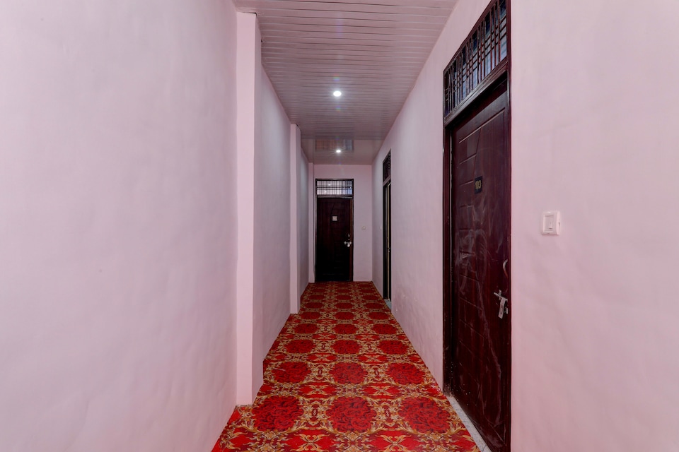 Hotel O Sky Guest House, Aliganj Lucknow, Lucknow