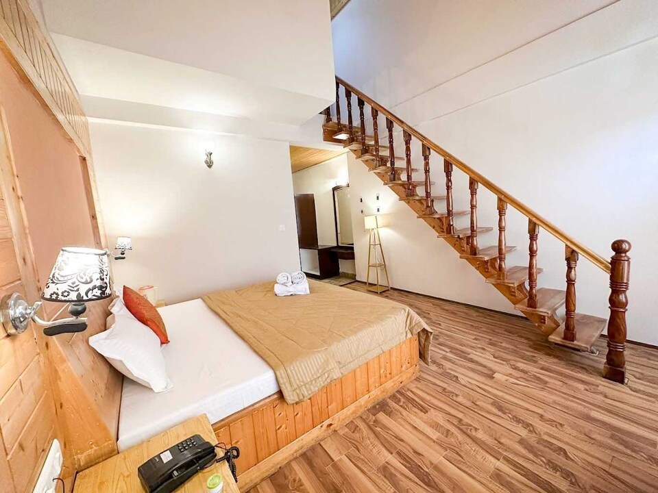 JoyStays 52, Mall Road Manali Cluster, Manali