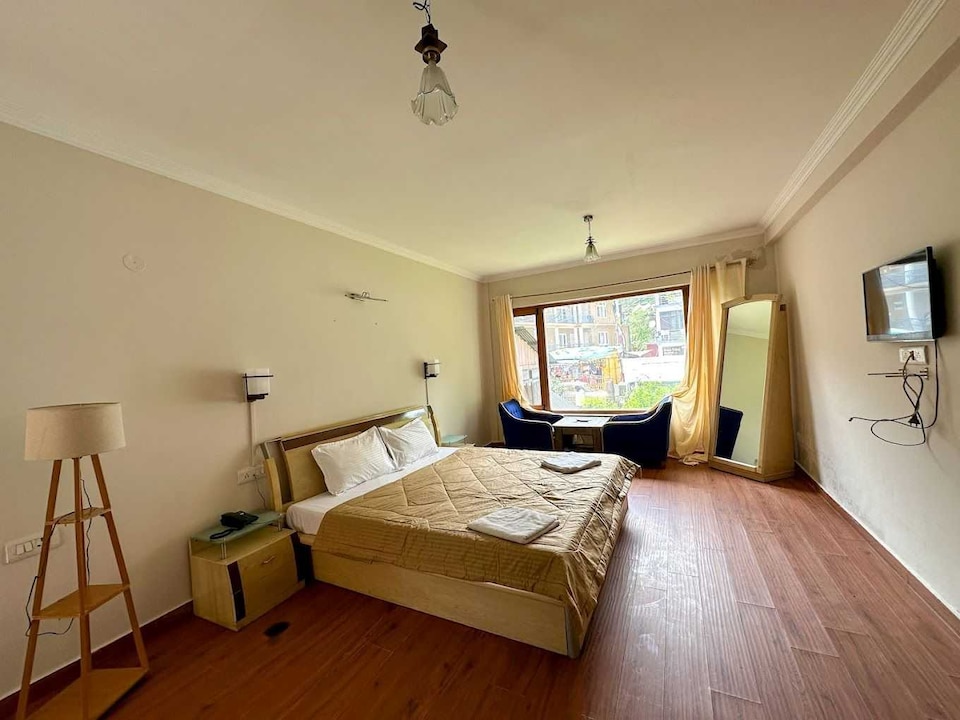 JoyStays 52, Mall Road Manali Cluster, Manali