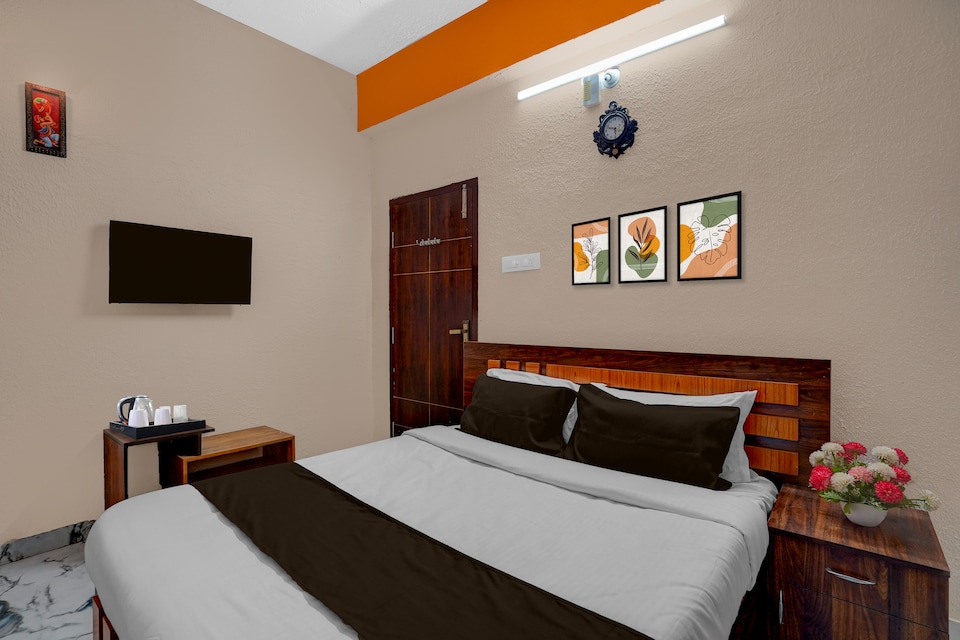 Hotel O Diamond Street Bangalore Formerly Sri Sai Guru Comfort, Manyata Bangalore, Bangalore
