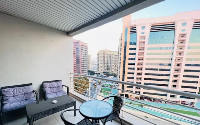 OYO 1280 Home Olympic Park 3