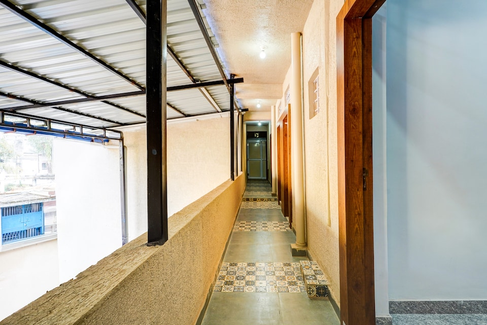 Hotel O Eastland Guest House, Firayalal, Ranchi