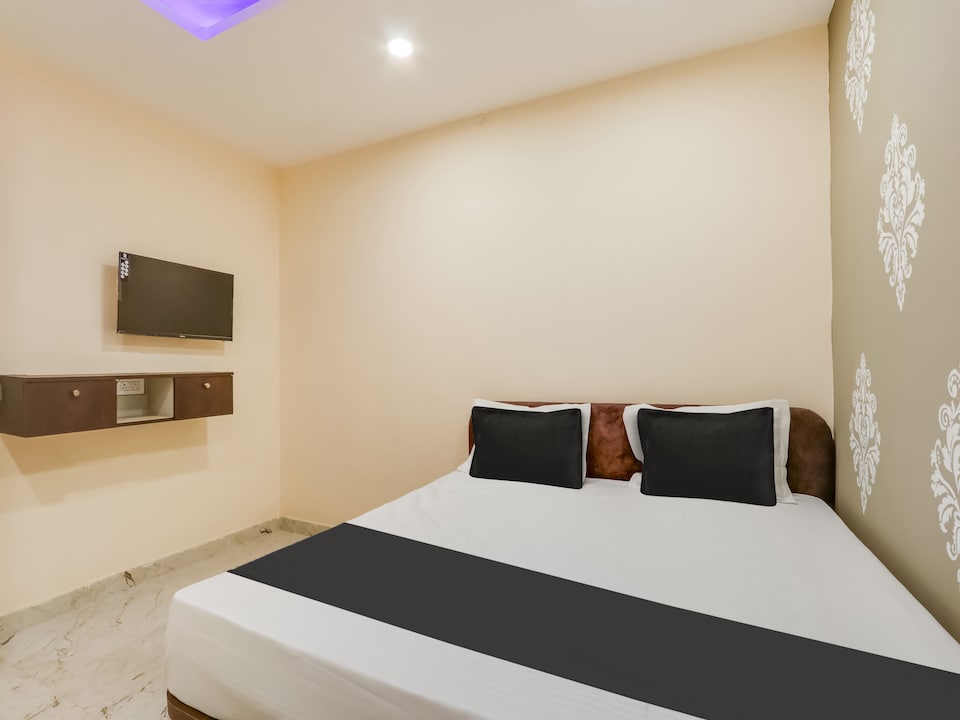 Hotel O BSS INNS , Nakkalagutta Hanamkonda Warangal, Warangal