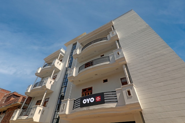 Hotel O Royaal Palace