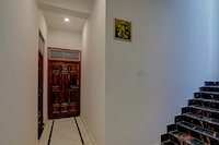 Hotel O Royaal Palace