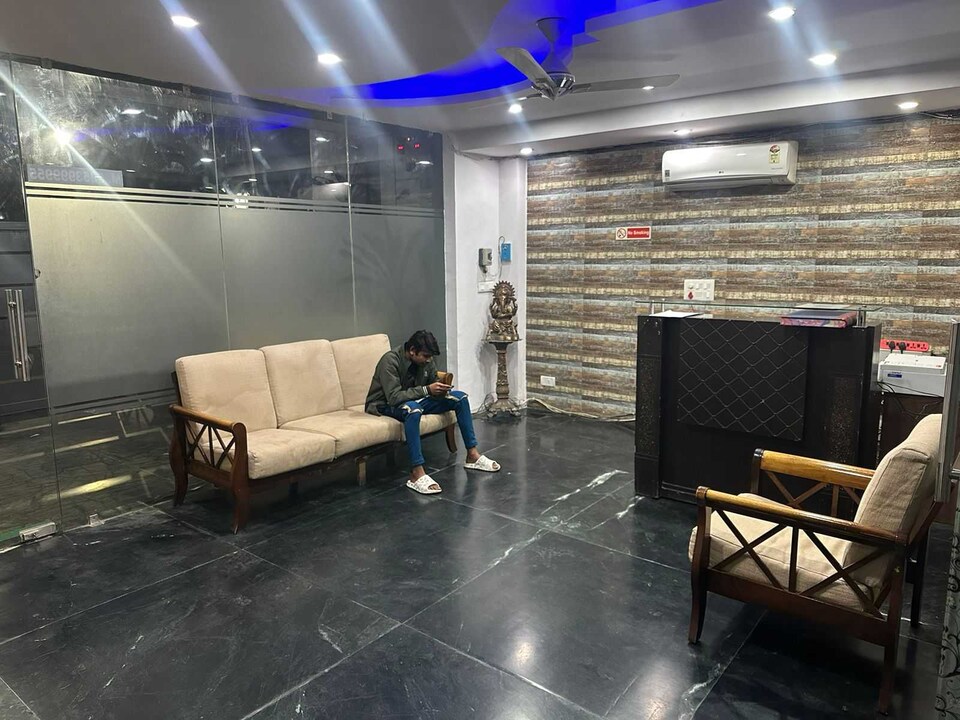 Live on GRG3237, Sohna Road, Gurgaon