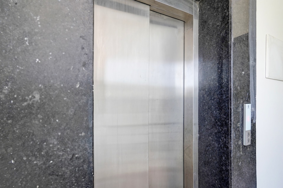 Hotel O Sunshine Corporate Suite, Medanta, Gurgaon