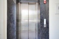 Collection O Sunshine Corporate Suite