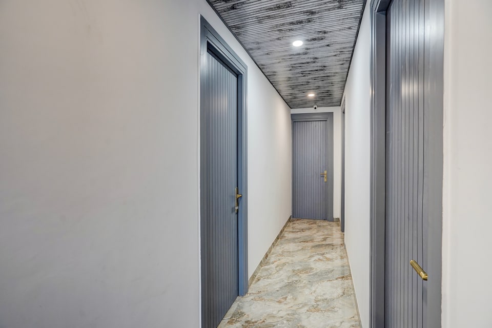 Hotel O Premium Rooms, Faridabad, Faridabad