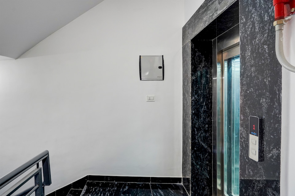 Hotel O Premium Rooms, Faridabad, Faridabad