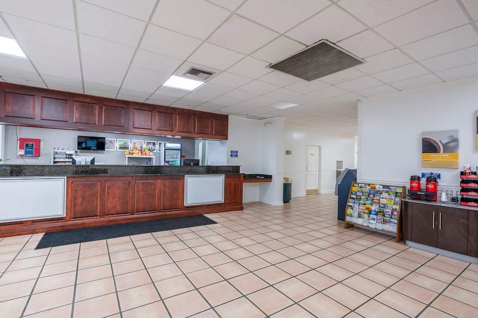 OYO Hotel Baton Rouge - Mead Rd Louisiana, C70816, Baton Rouge LA