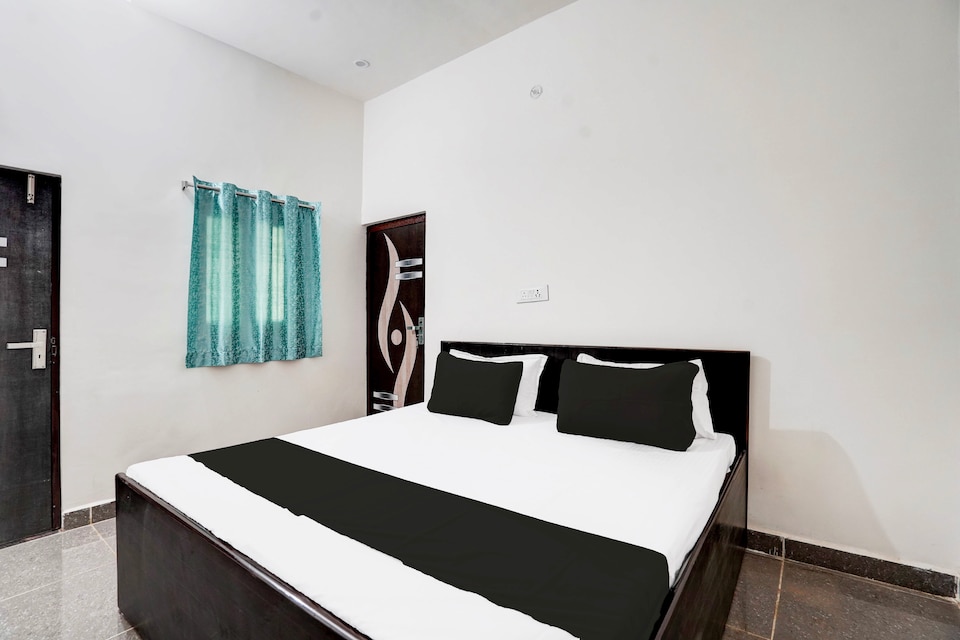 Hotel O THE HOTEL HEAVEN , Aligarh, Aligarh