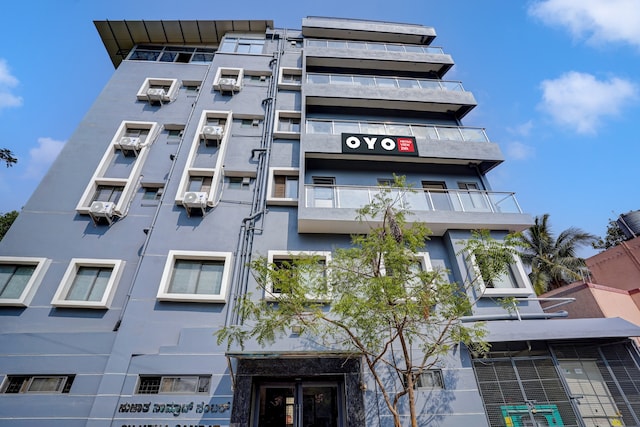 Hotel O METRO VIEW INN