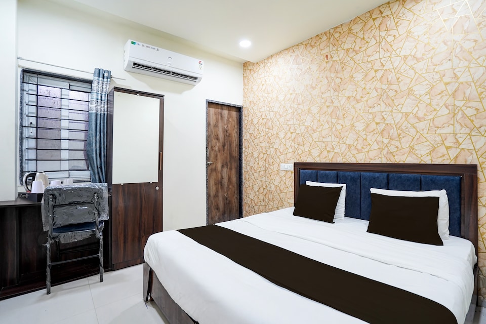 Collection O Satya Sai Square Formerly Hotel Crystal Inn, Vijay Nagar Indore, Indore