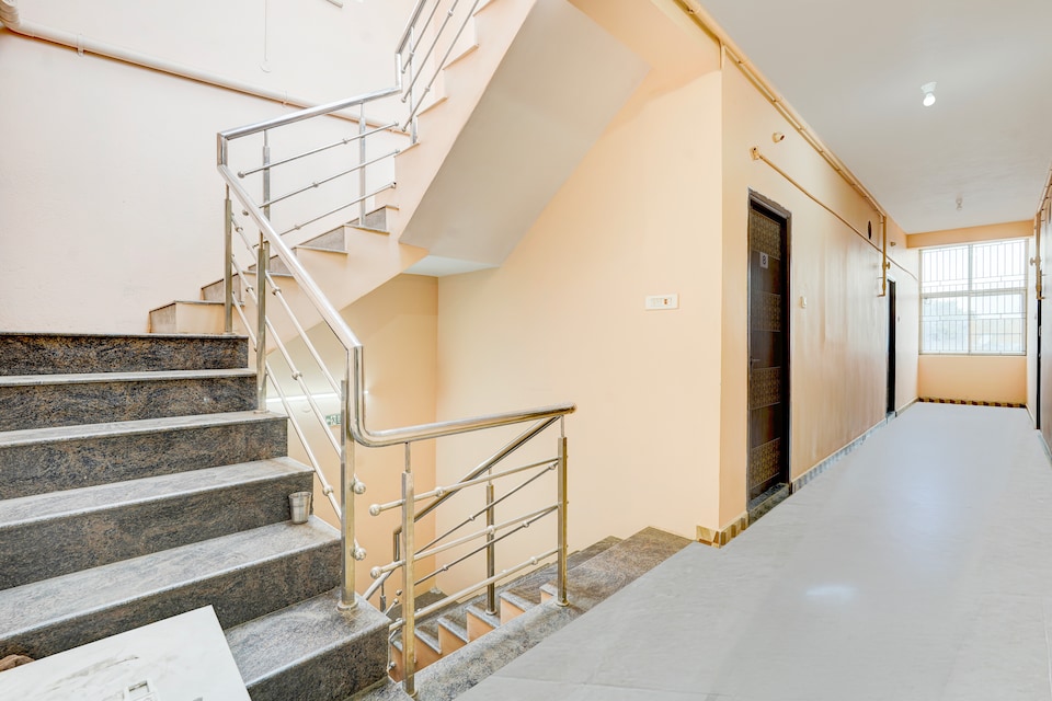 Super Hotel O Karanodai Formerly Sri Vari Rooms, Madhavaram, Chennai