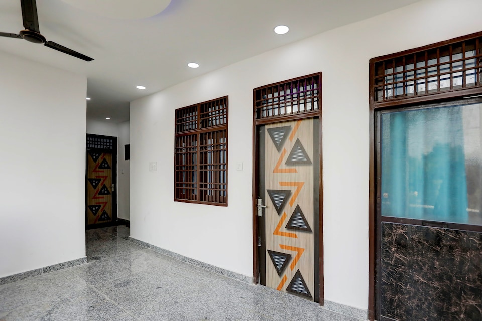 OYO 823935 Hotel Awadh Inn, Chowk Allahabad, Prayagraj