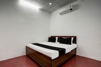 OYO 823935 Hotel Awadh Inn