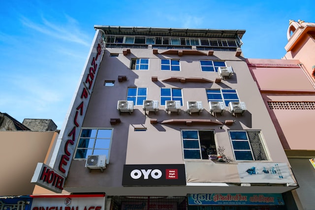 Hotel O Singh Palace
