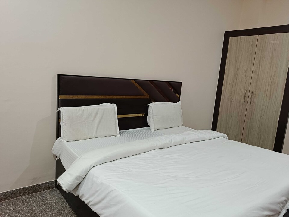 OYO 824003 Hotel Chirag Palace, RIICO Sitapura, Jaipur