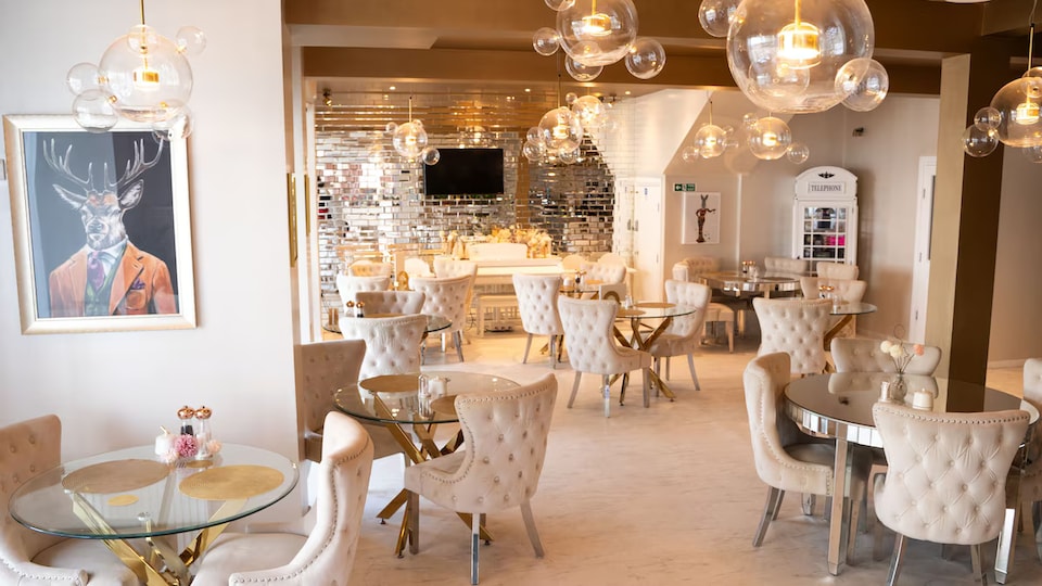 Newquay Beach Hotel by Sunday, Newquay (South England), Newquay