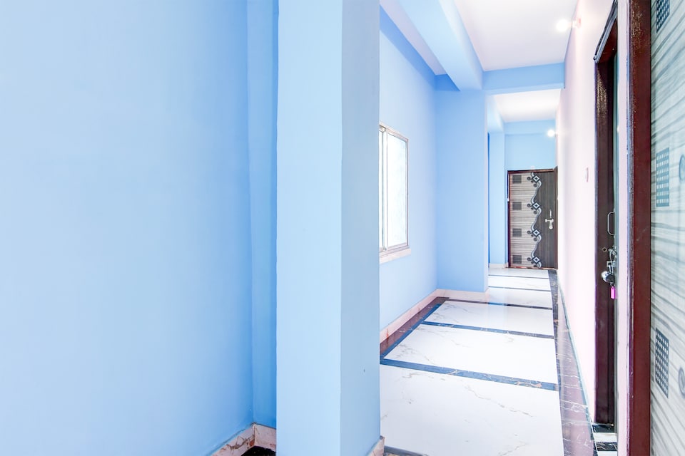 Hotel O Barasat Home Stay, VIP Road Kolkata, Kolkata