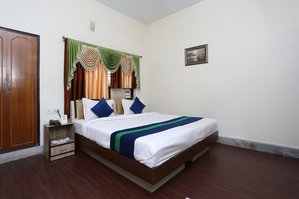 Flagship 1828 Paradise Inn, Salt Lake Kolkata, Kolkata