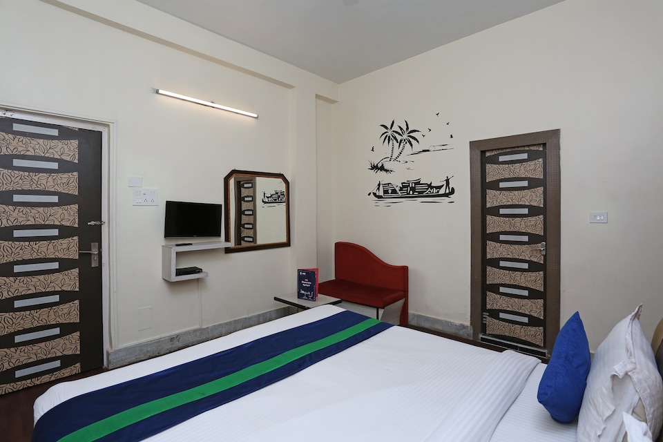 Flagship 1828 Paradise Inn, Salt Lake Kolkata, Kolkata