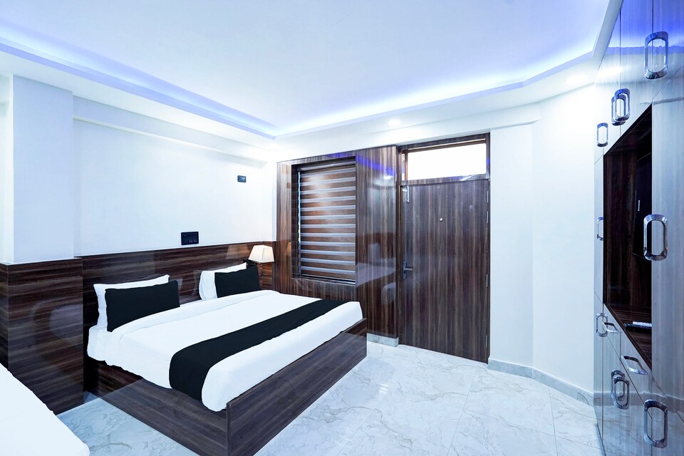 OYO Misstoo, Noida City, Noida