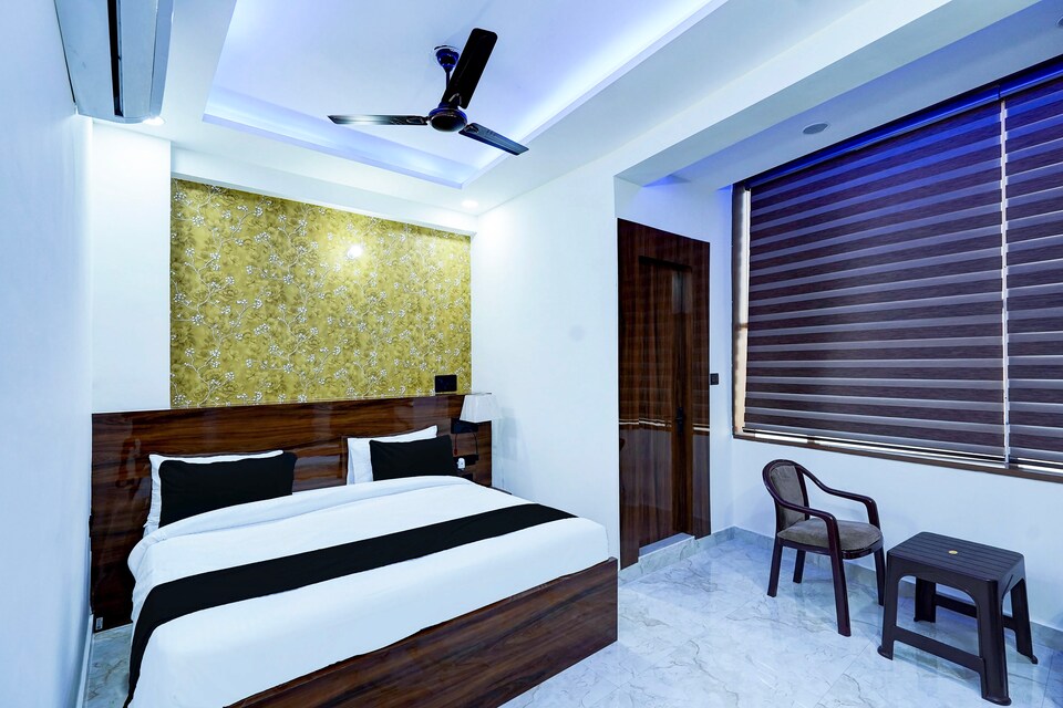 OYO Misstoo, Noida City, Noida