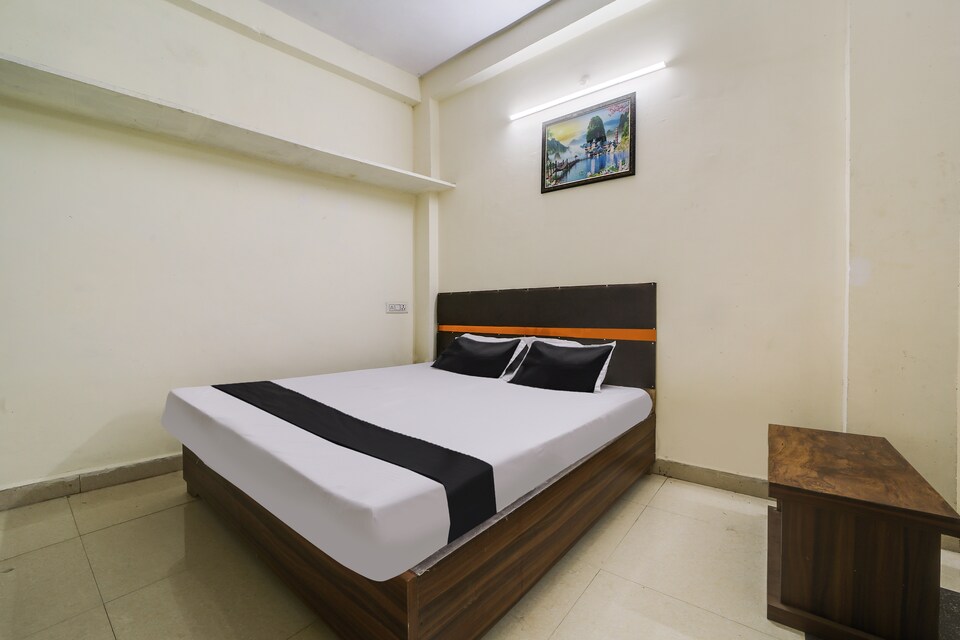 SPOT ON Raj Palace, Hamidia Road Bhopal, Bhopal