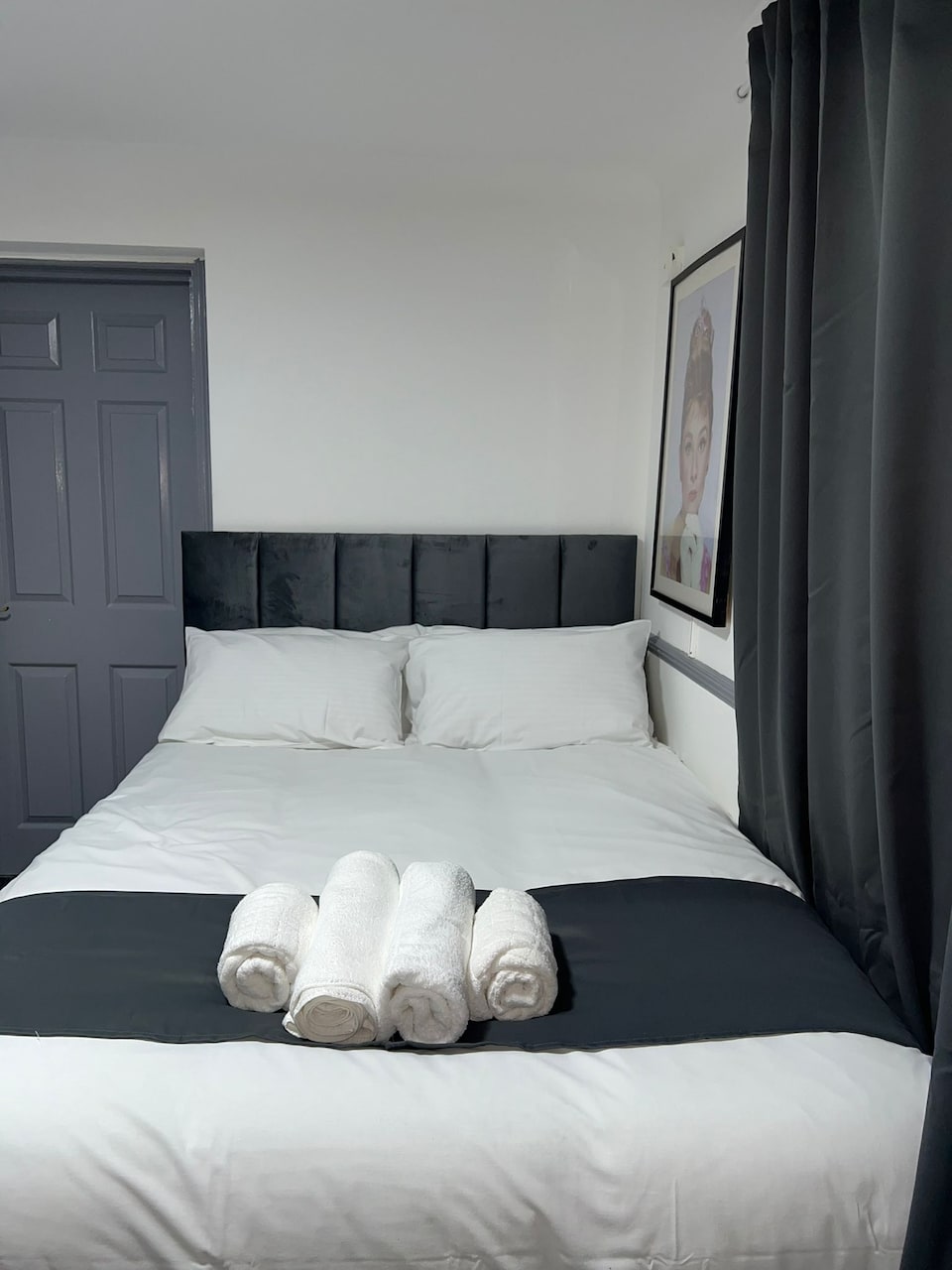 OYO Greenway Stays, Uxbridge (Greater London), Uxbridge