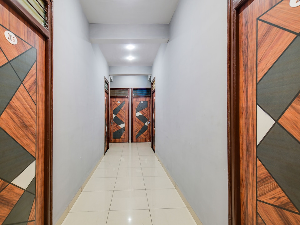 Hotel O Stay Inn, Rajender Nagar, Indore