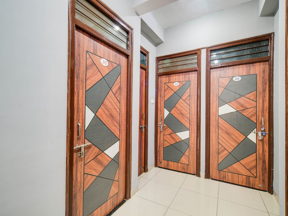 Hotel O Stay Inn, Rajender Nagar, Indore