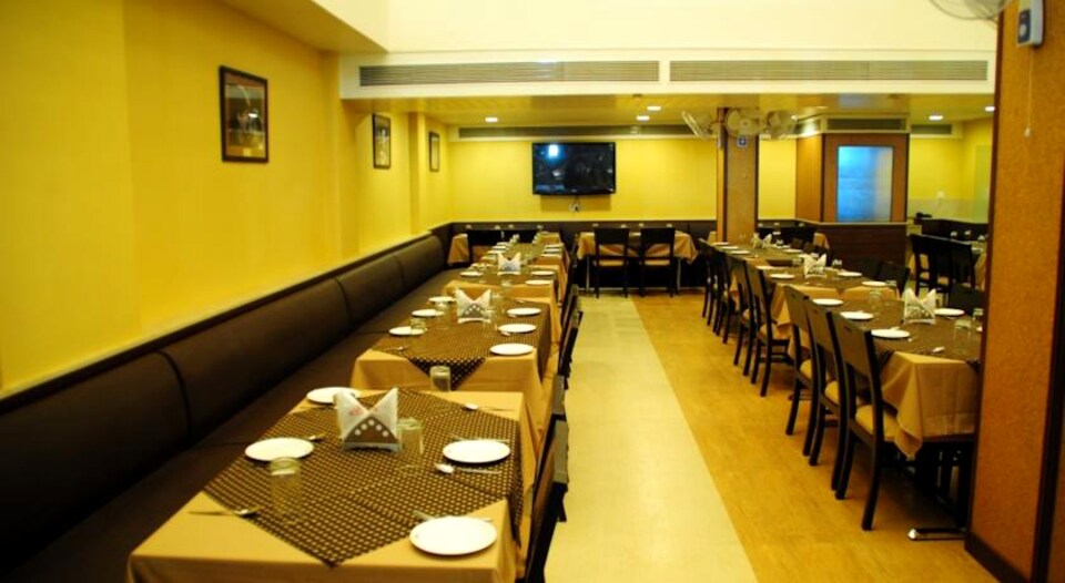 OYO 1833 Hotel Grand Ashirwad, MP Nagar Bhopal, Bhopal