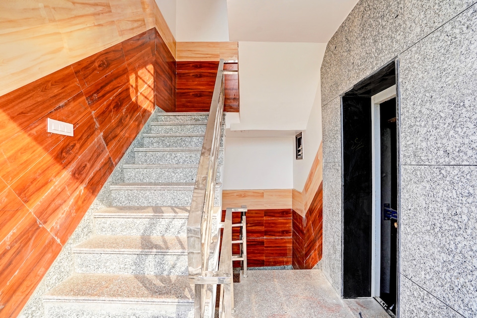 HOtel O The Clarks Inn, Noida City, Noida