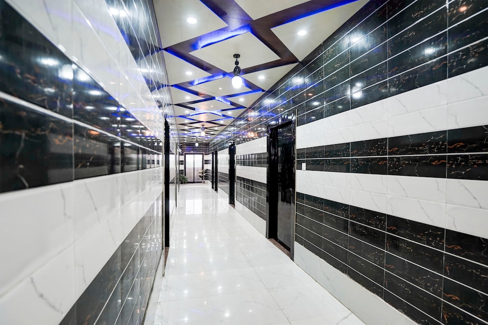 Super HOTEL O RUNAWAY, Greater Noida, Noida