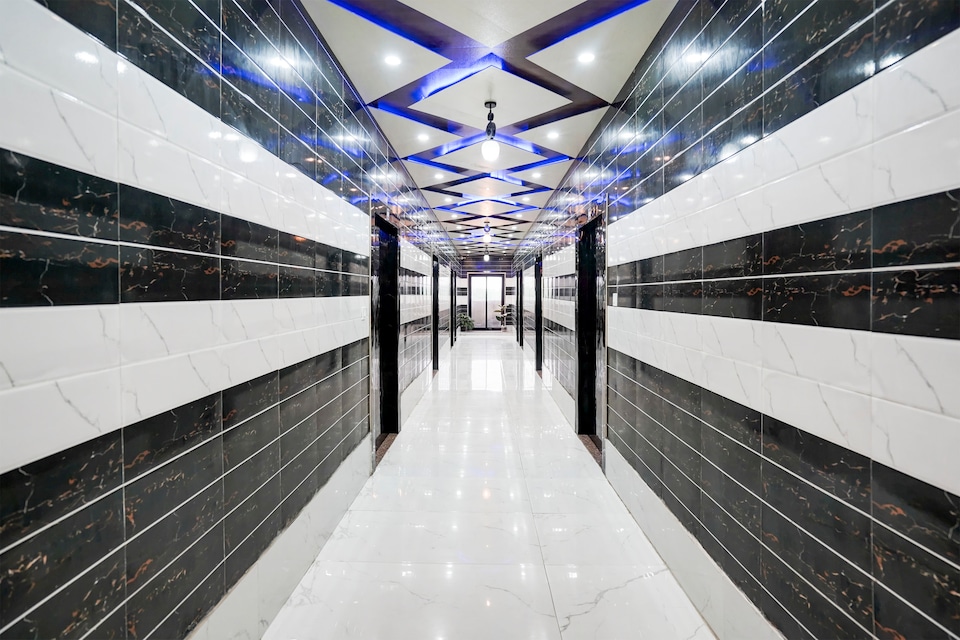 Super HOTEL O RUNAWAY, Greater Noida, Noida