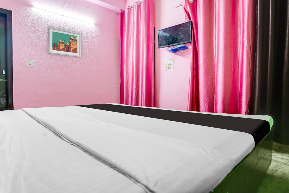 OYO 824417 Hotel CS Palace, South Chandigarh, Chandigarh