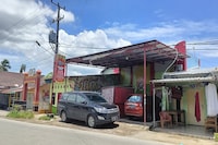 OYO 93875 Tifar House Near Lapangan Raja-raja